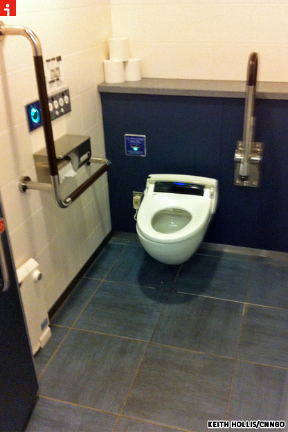 iReport: World's cleanest airport toilets | CNNGo.com
